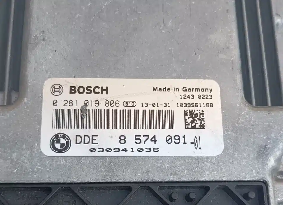 Calculateur moteur BMW DDE8574091-01 Bosch 0281019806